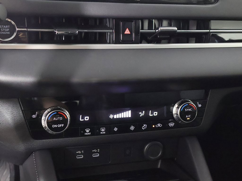 New 2025 Mitsubishi Outlander SE image 49