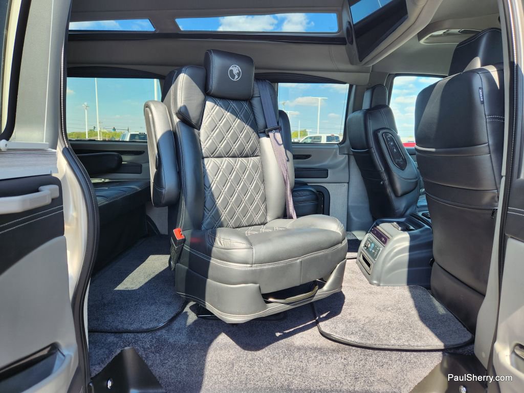 Used 2023 Chevrolet Express 2500 image 6