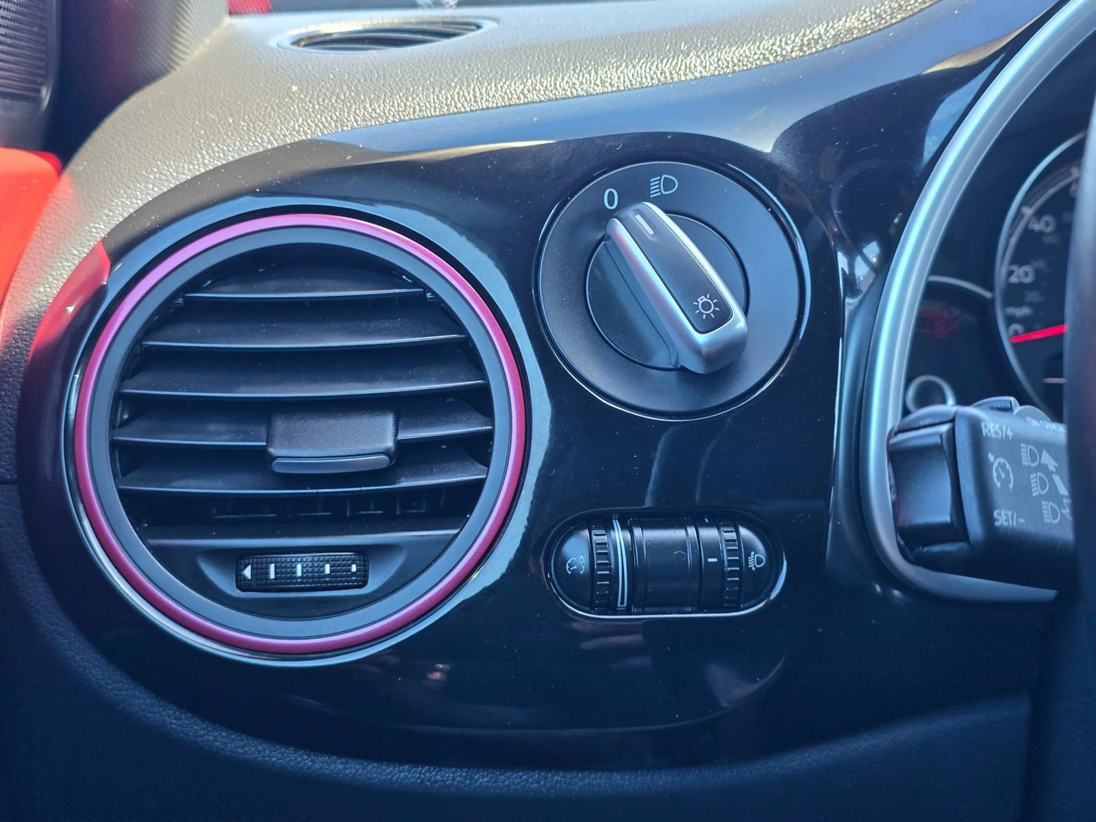Used 2017 Volkswagen Beetle #PinkBeetle FWD image 29