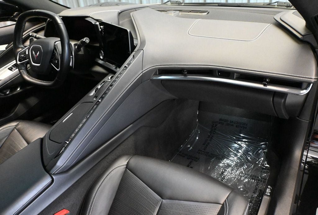 Used 2020 Chevrolet Corvette Stingray Preferred Cpe w/ 2LT Preferred Equipment Group RWD image 11