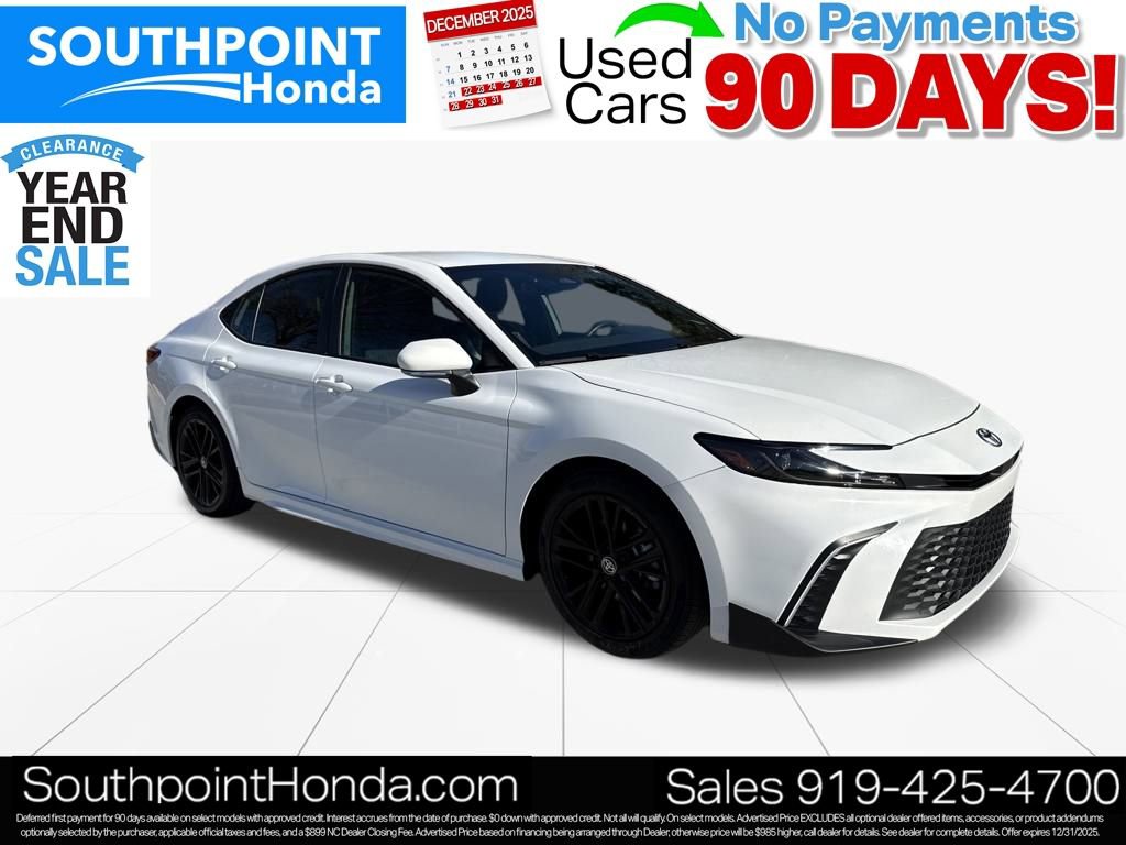 Used 2025 Toyota Camry SE image 1