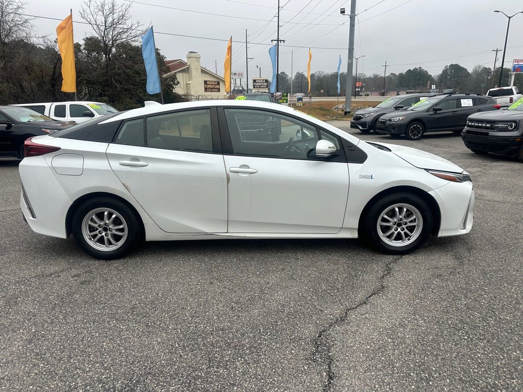 Used 2021 Toyota Prius Prime XLE image 6