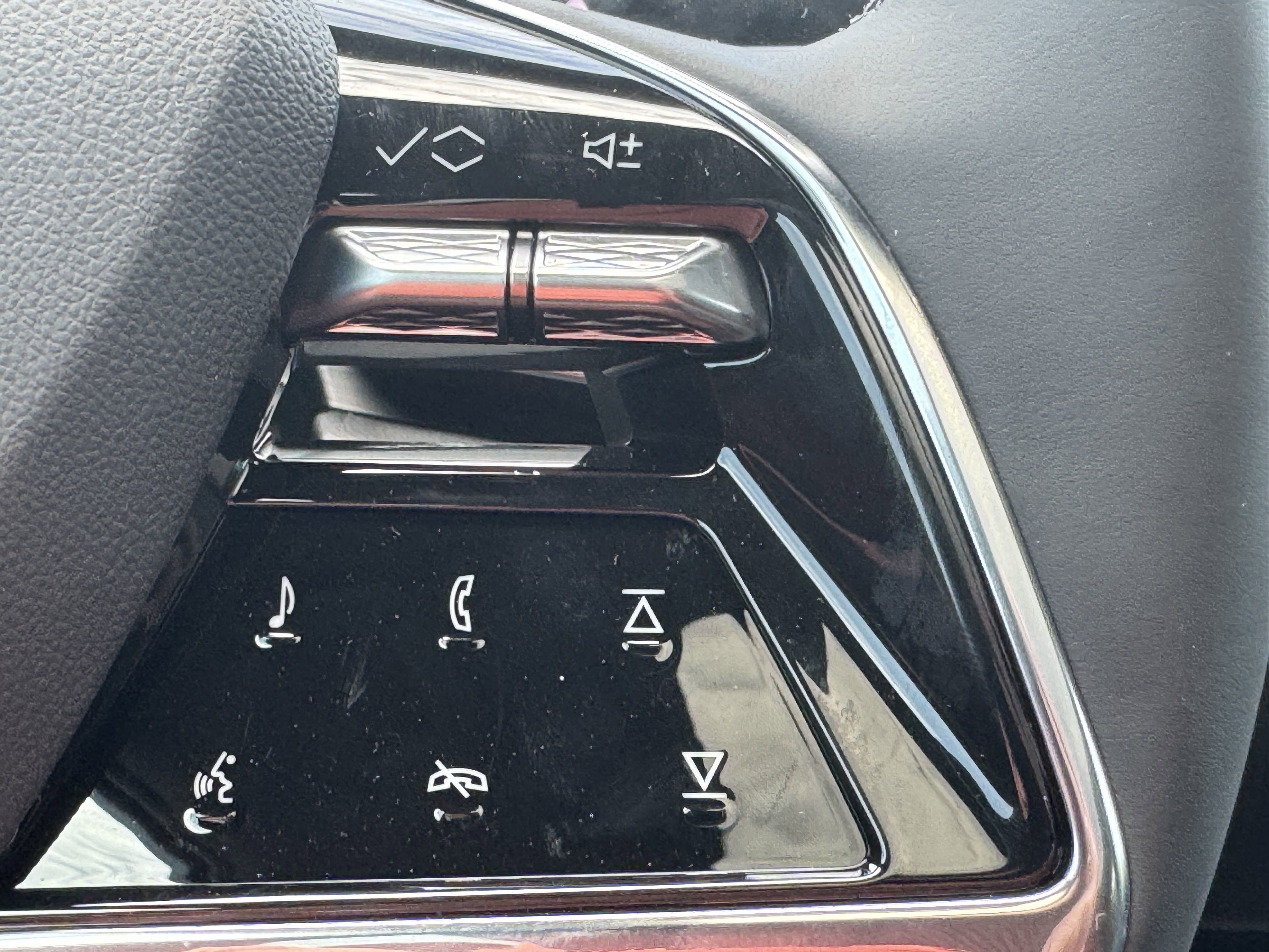 New 2025 Cadillac Escalade IQ Luxury 1 image 29