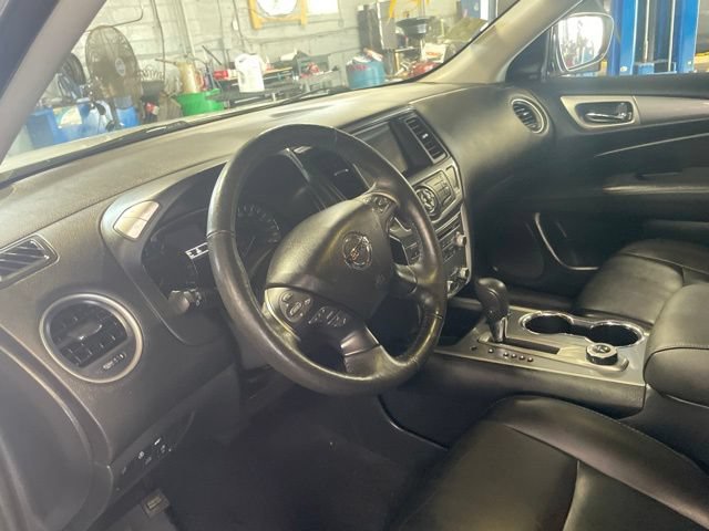 Used 2019 Nissan Pathfinder SL AWD/4WD image 21