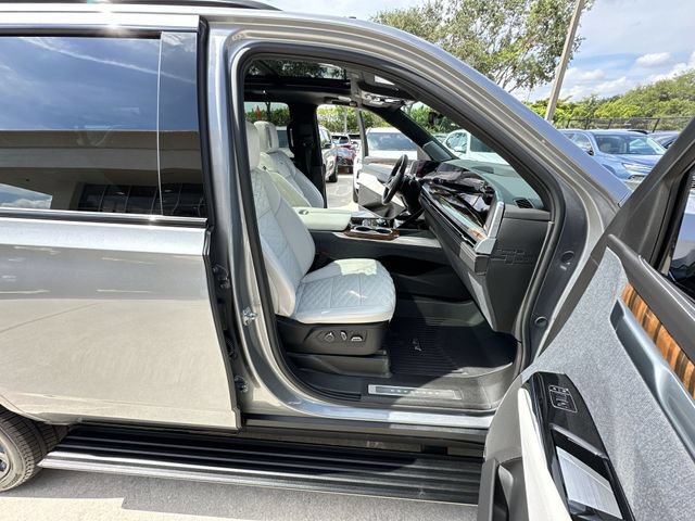 Certified 2026 Cadillac Escalade Platinum Sport AWD/4WD image 35
