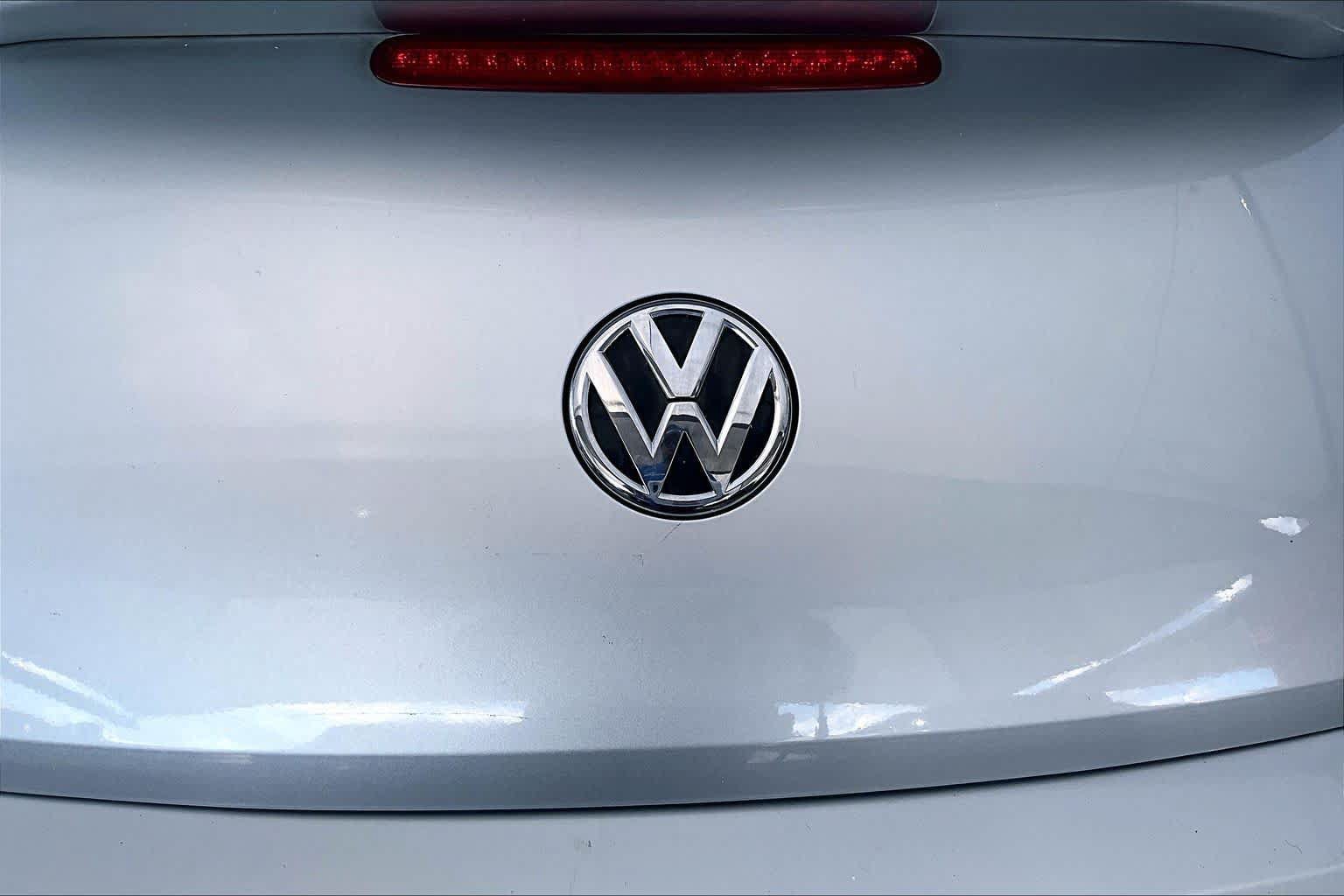 Used 2012 Volkswagen Beetle 2.5 FWD image 30