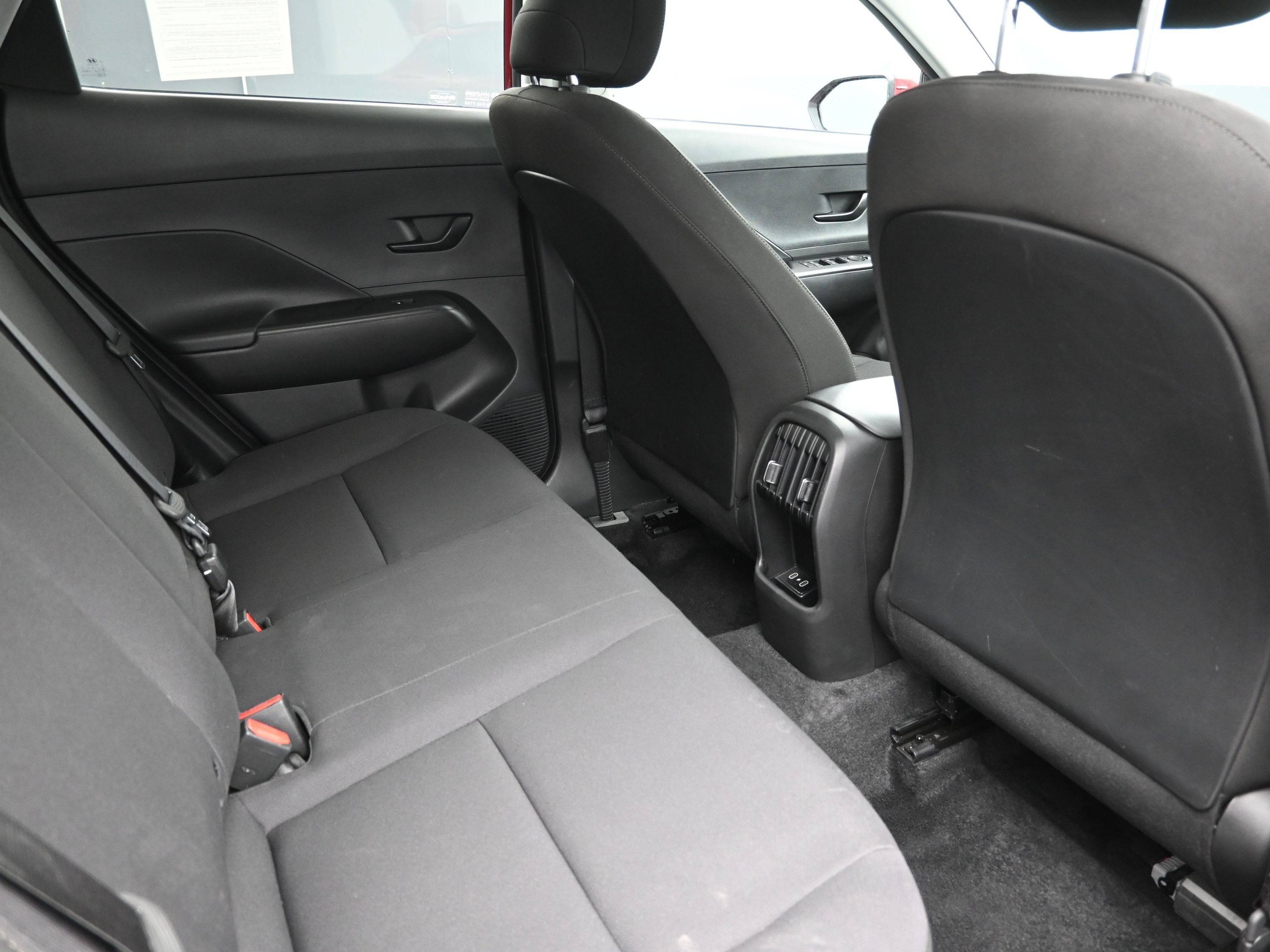 Certified 2025 Hyundai Kona SEL image 24