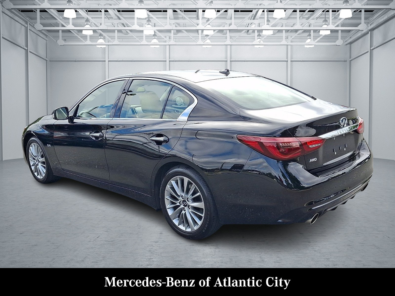 Used 2019 INFINITI Q50 Luxe w/ Essential Package (3.0T Luxe) AWD/4WD image 4