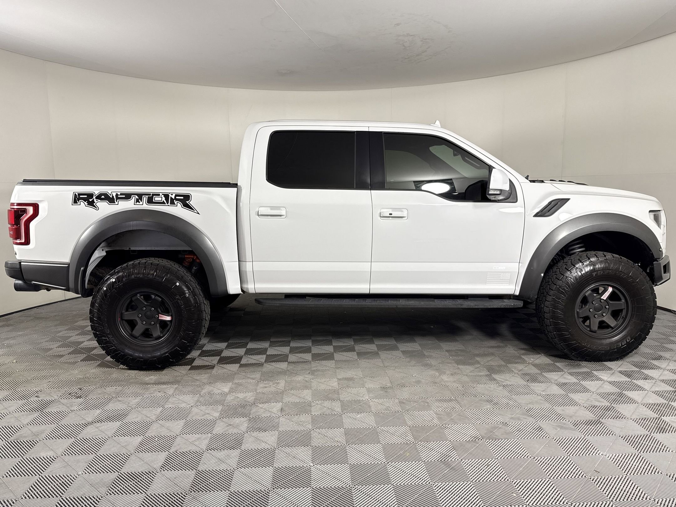 Used 2020 Ford F150 Raptor w/ Equipment Group 802A Luxury image 8