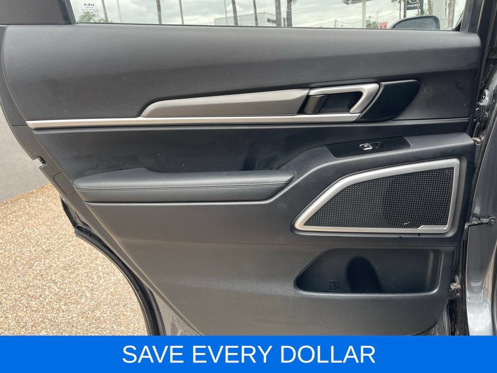 Used 2022 Kia Telluride LX FWD image 15