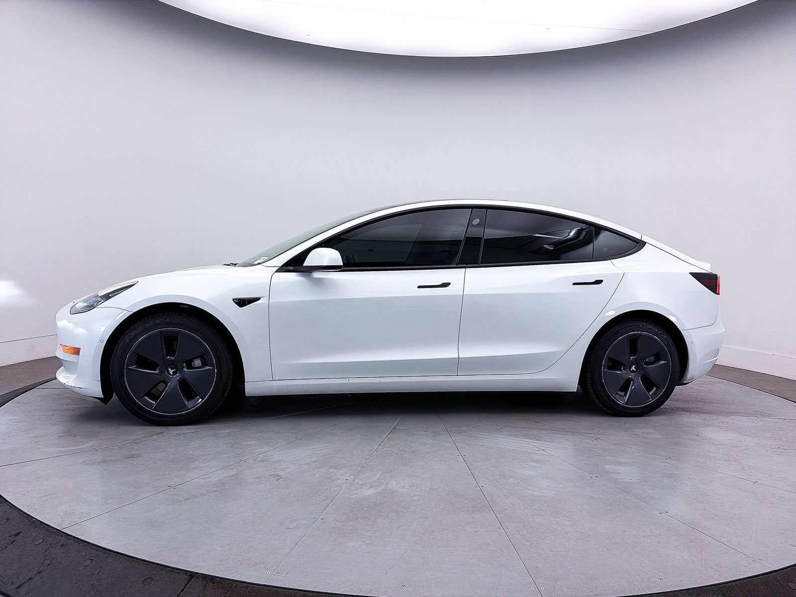 Used 2022 Tesla Model 3 Long Range AWD/4WD image 36