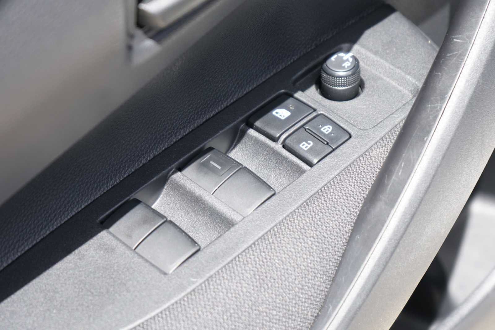 Used 2025 Toyota Corolla LE FWD image 15