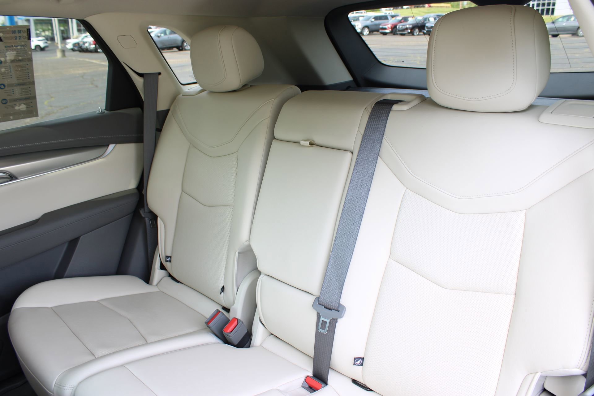 Used 2024 Cadillac XT5 Premium Luxury w/ LPO, Floor Liner Package AWD/4WD image 20