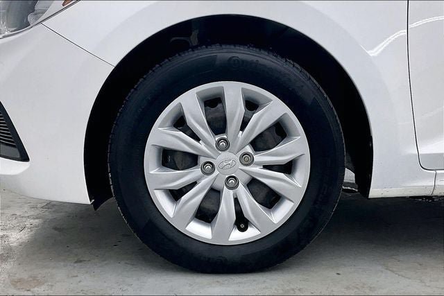 Certified 2022 Hyundai Accent SE FWD image 10