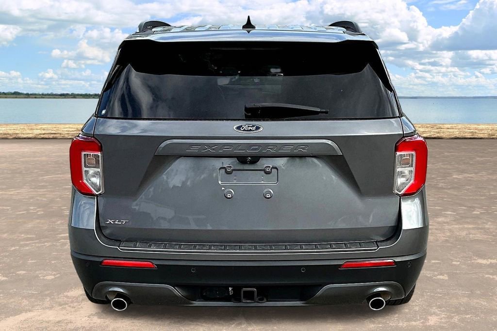 Used 2021 Ford Explorer XLT w/ Equipment Group 202A image 8