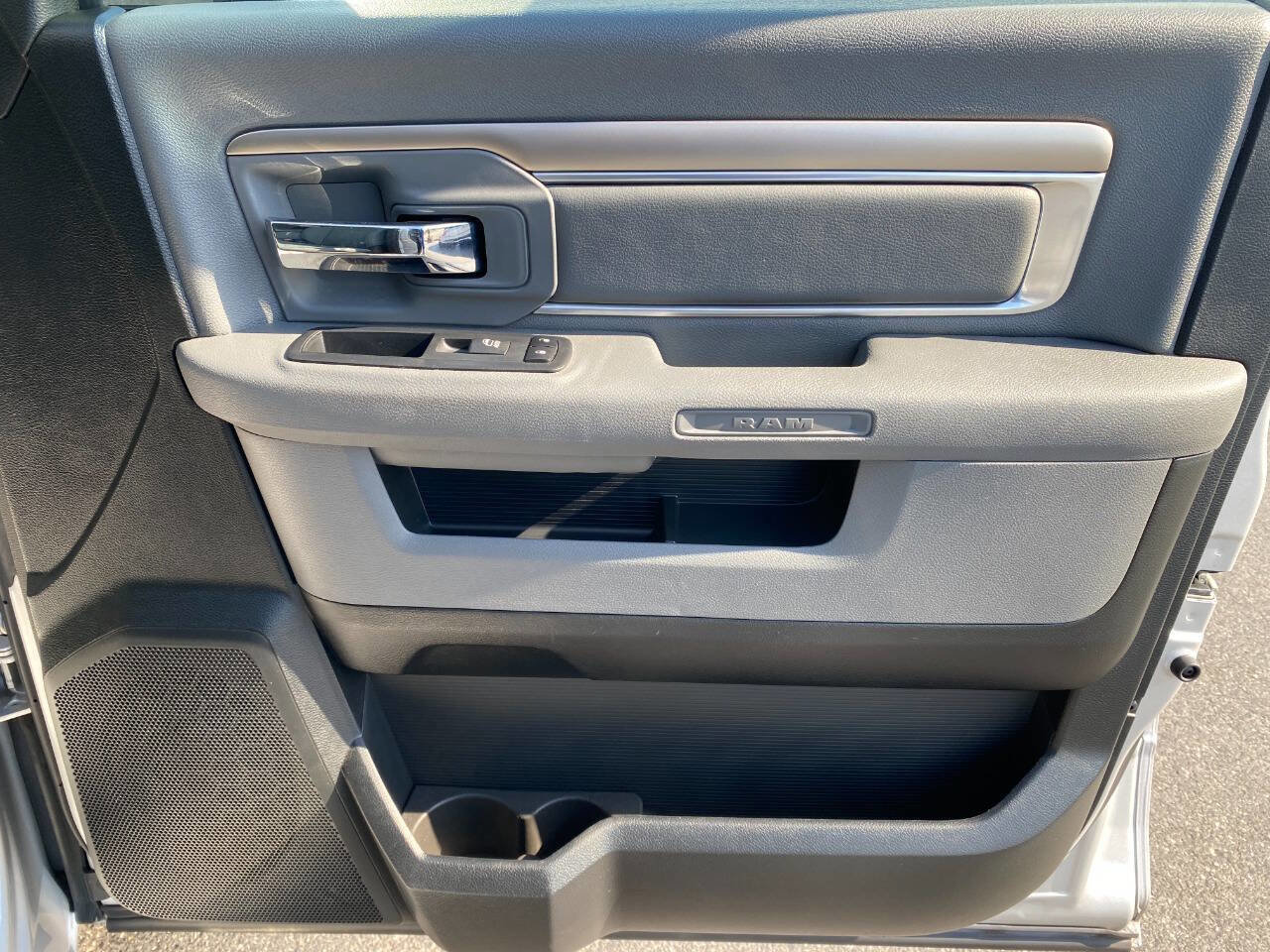 Used 2017 RAM 1500 Classic SLT w/ Trailer & Traction Group image 30