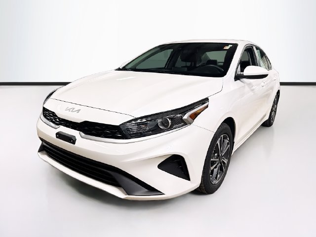 Certified 2023 Kia Forte LXS FWD image 3