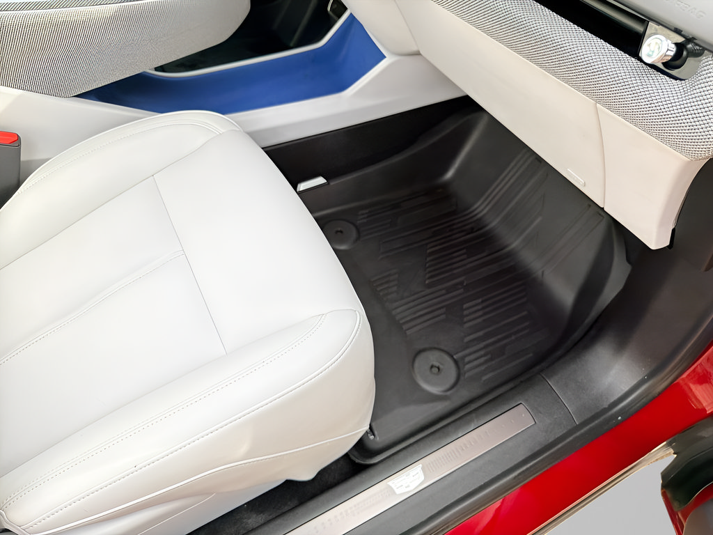 Certified 2025 Cadillac Optiq Sport 1 w/ LPO, Floor Liner Package AWD/4WD image 48