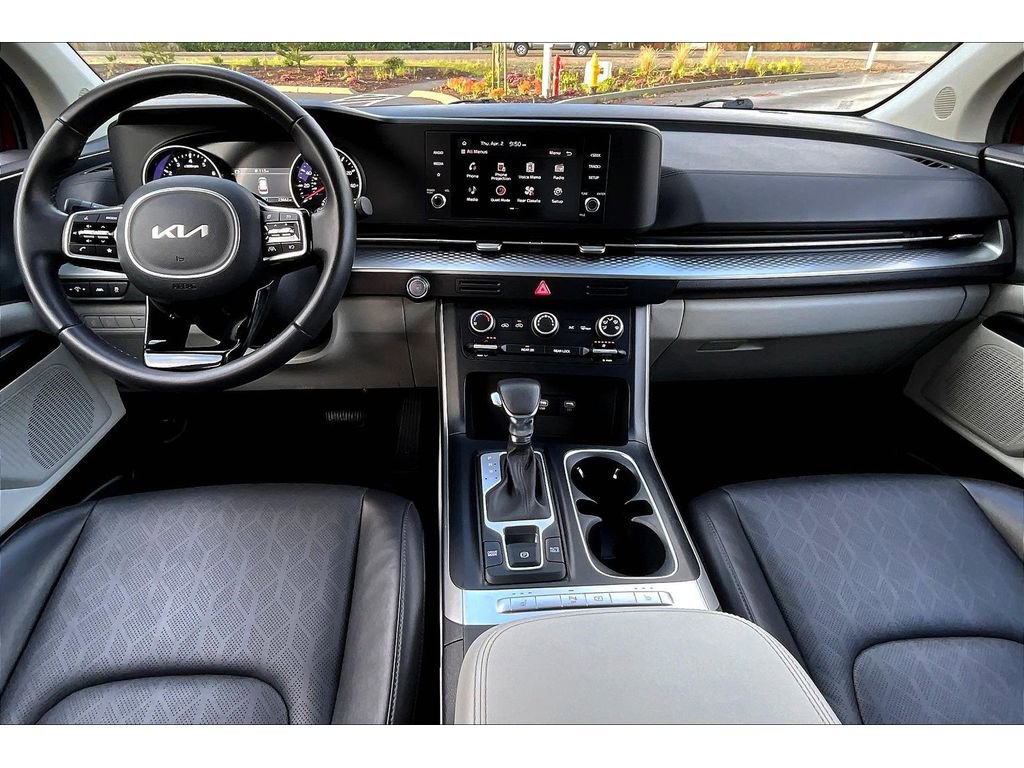 Used 2024 Kia Carnival LX image 15