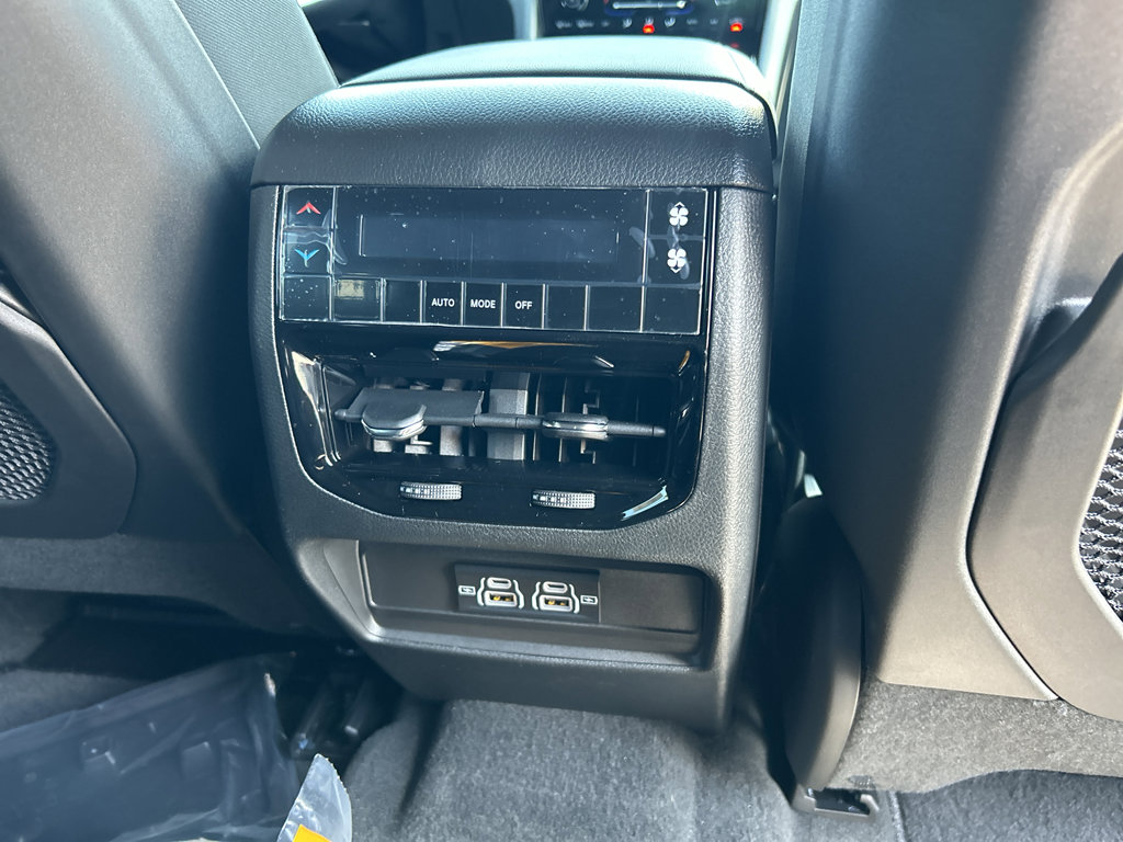 New 2025 Jeep Grand Cherokee L Laredo image 26