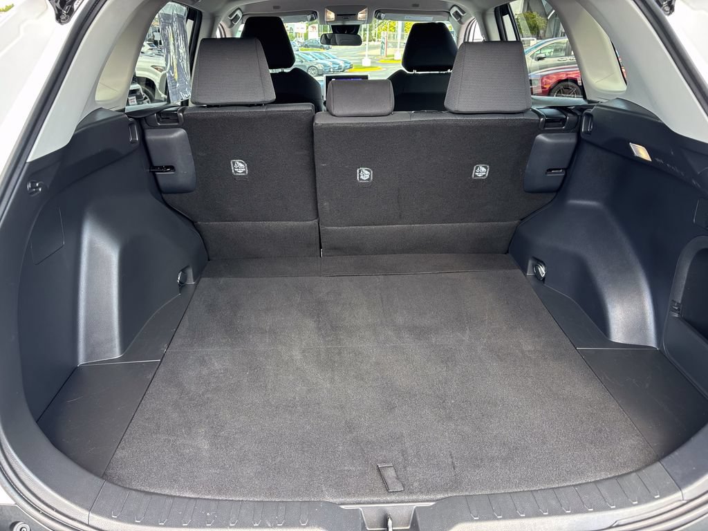 Used 2025 Toyota RAV4 XLE AWD/4WD image 44