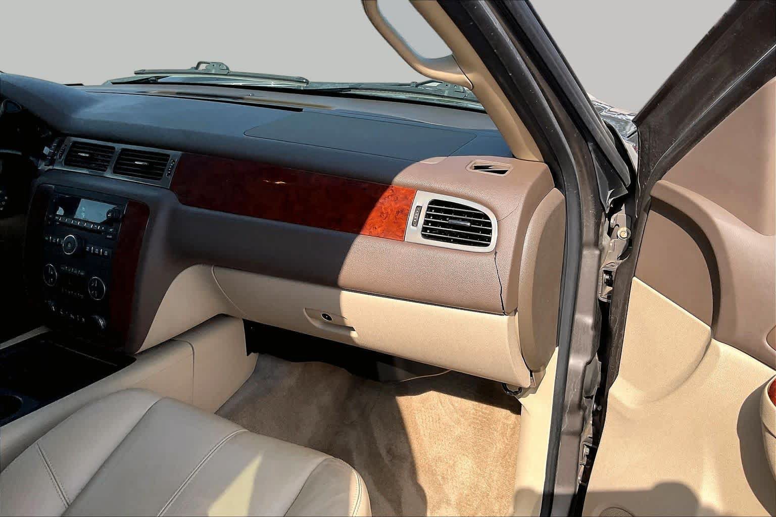 Used 2011 Chevrolet Tahoe LT w/ Texas Edition RWD image 13