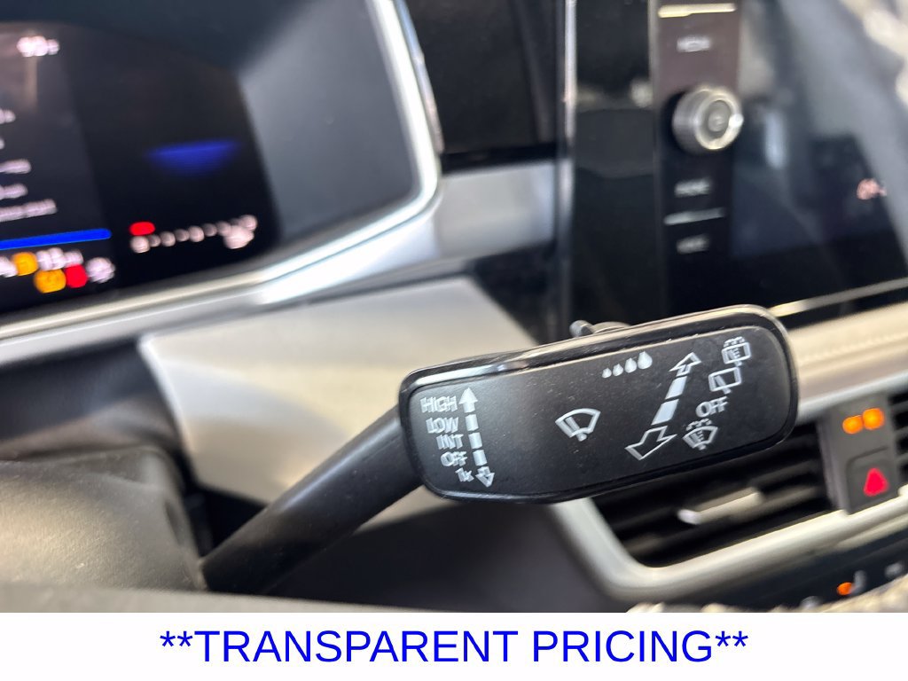 Used 2025 Volkswagen Taos SE AWD/4WD image 14