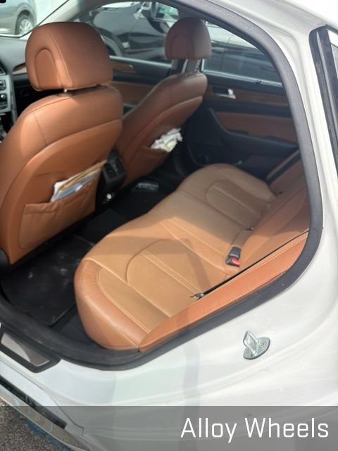 Used 2015 Hyundai Sonata Limited w/ Option Group 06 FWD image 9