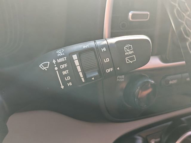 Used 2023 Hyundai Venue SEL image 27