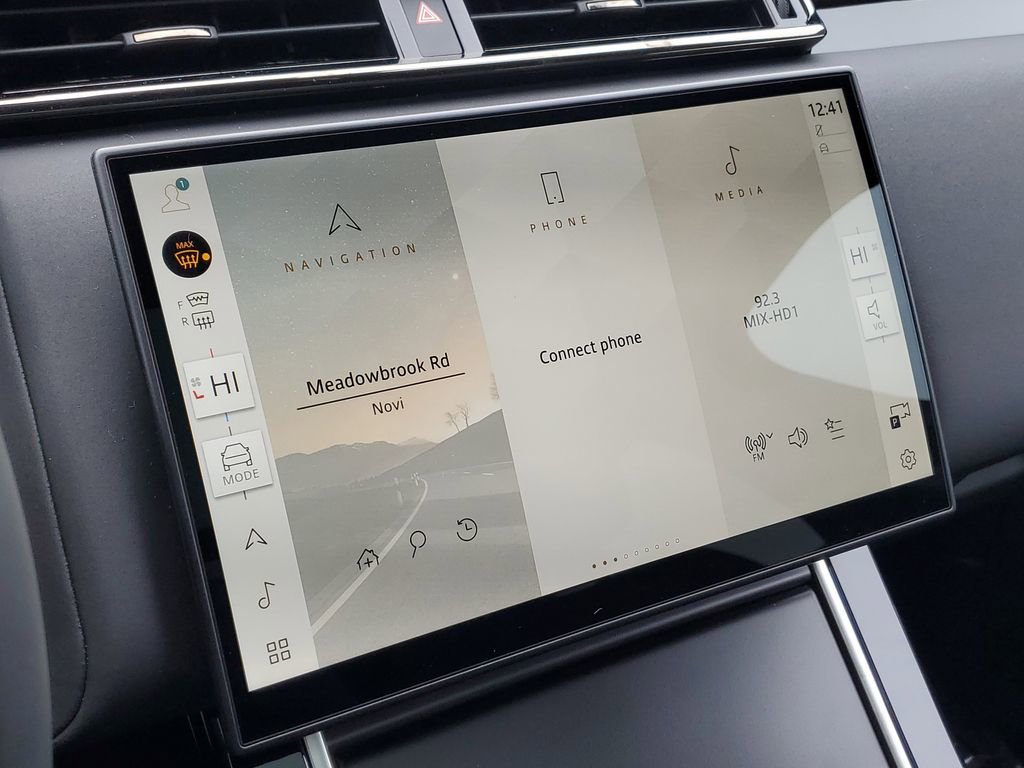 New 2026 Land Rover Range Rover Velar Dynamic SE image 23