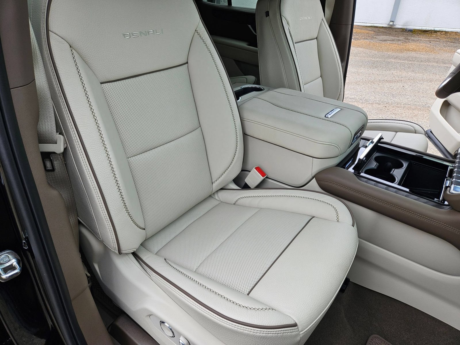 New 2026 GMC Yukon Denali AWD/4WD image 30