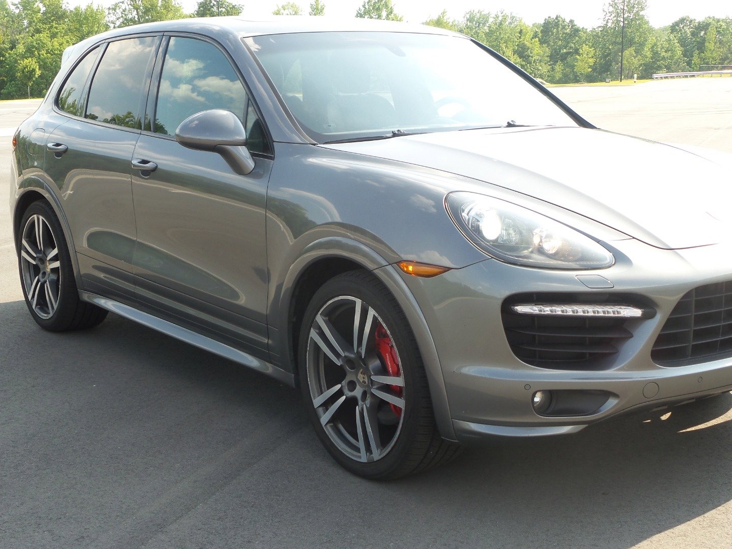 Used 2013 Porsche Cayenne GTS image 18