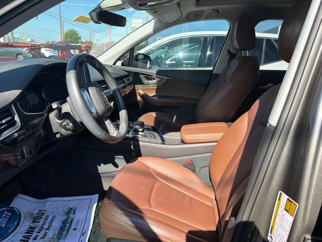 Used 2019 Audi Q7 3.0T Premium w/ Cold Weather Package AWD/4WD image 12