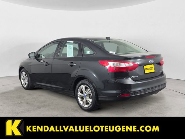 Used 2013 Ford Focus SE w/ SE Winter Pkg image 3