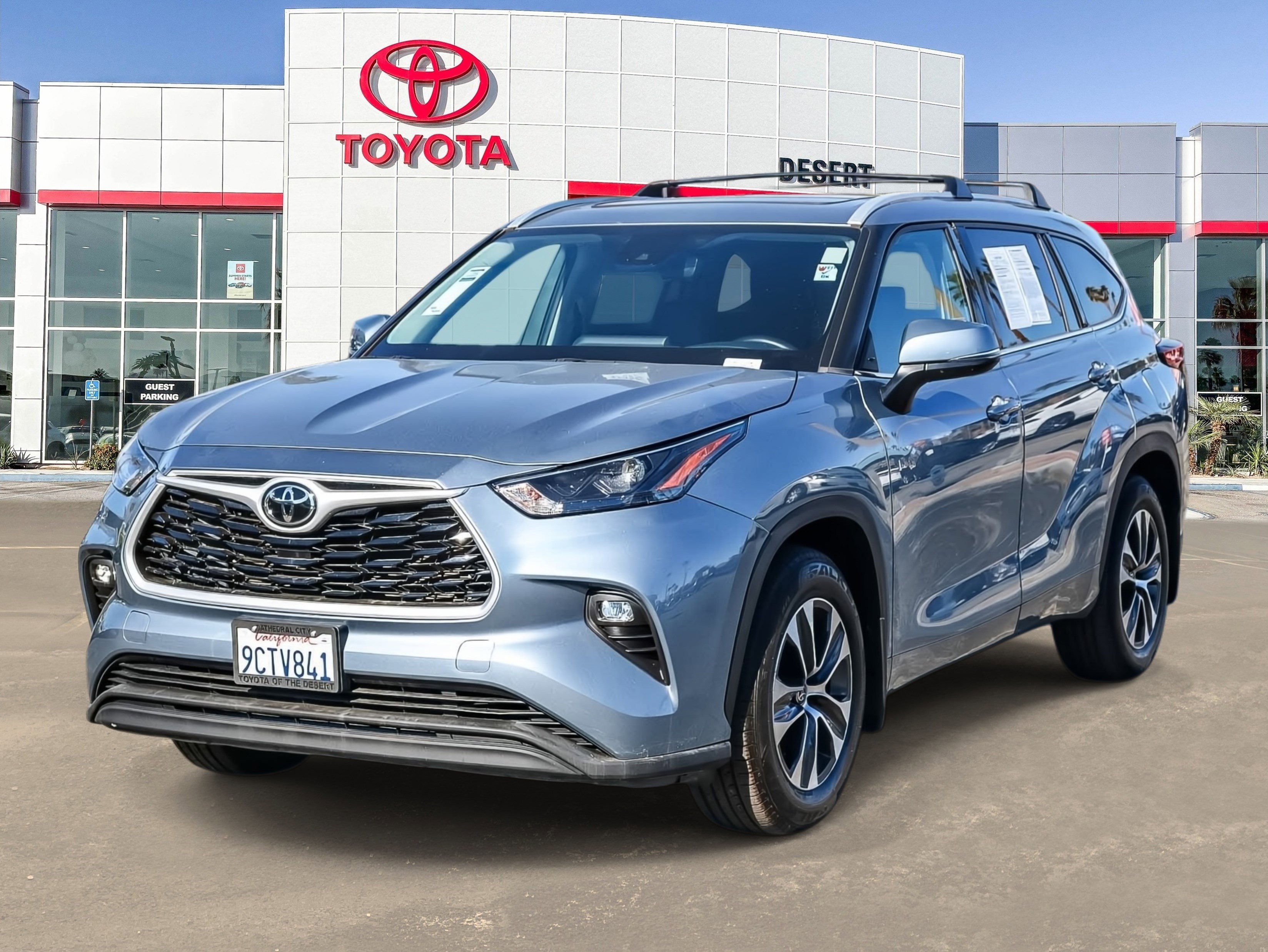 Certified 2022 Toyota Highlander XLE image 3