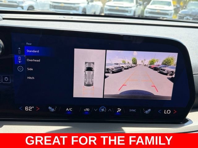 Used 2026 Chevrolet Traverse LT w/ Driver Confidence Package FWD image 24