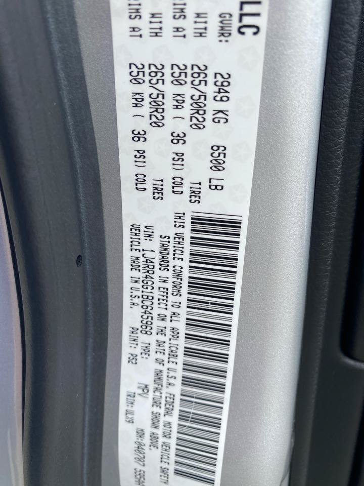 Used 2011 Jeep Grand Cherokee 70th Anniversary AWD/4WD image 17