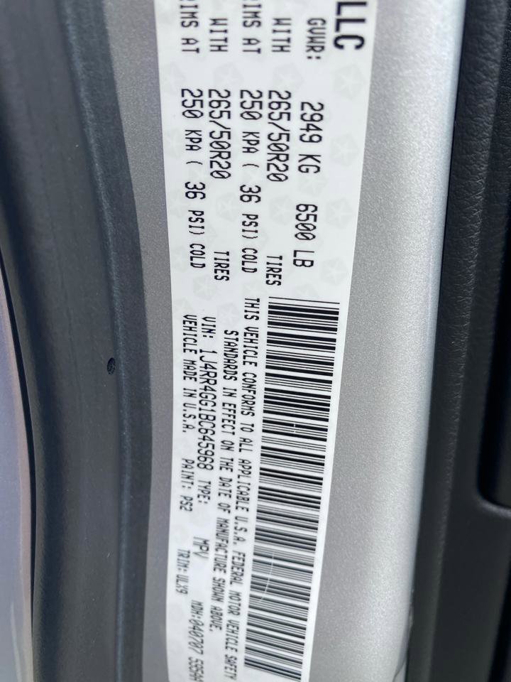 Used 2011 Jeep Grand Cherokee 70th Anniversary AWD/4WD image 17