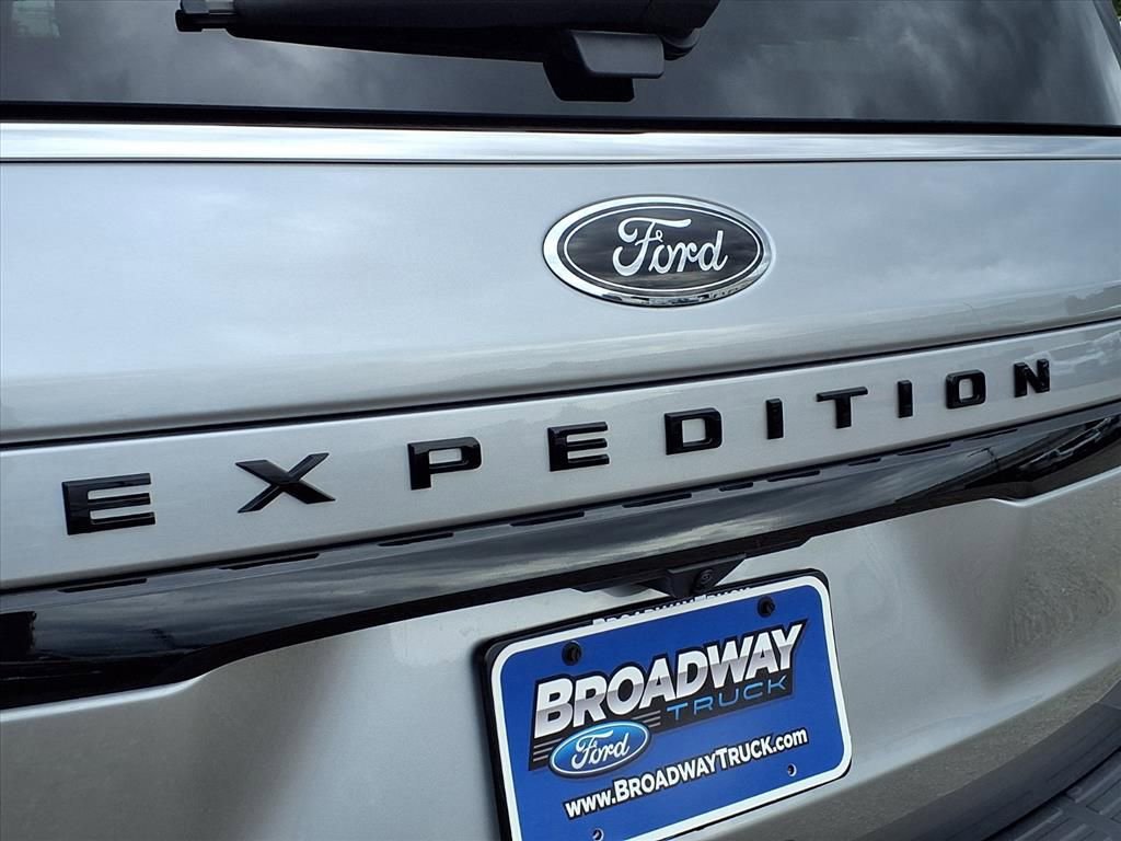 Used 2024 Ford Expedition Limited image 36