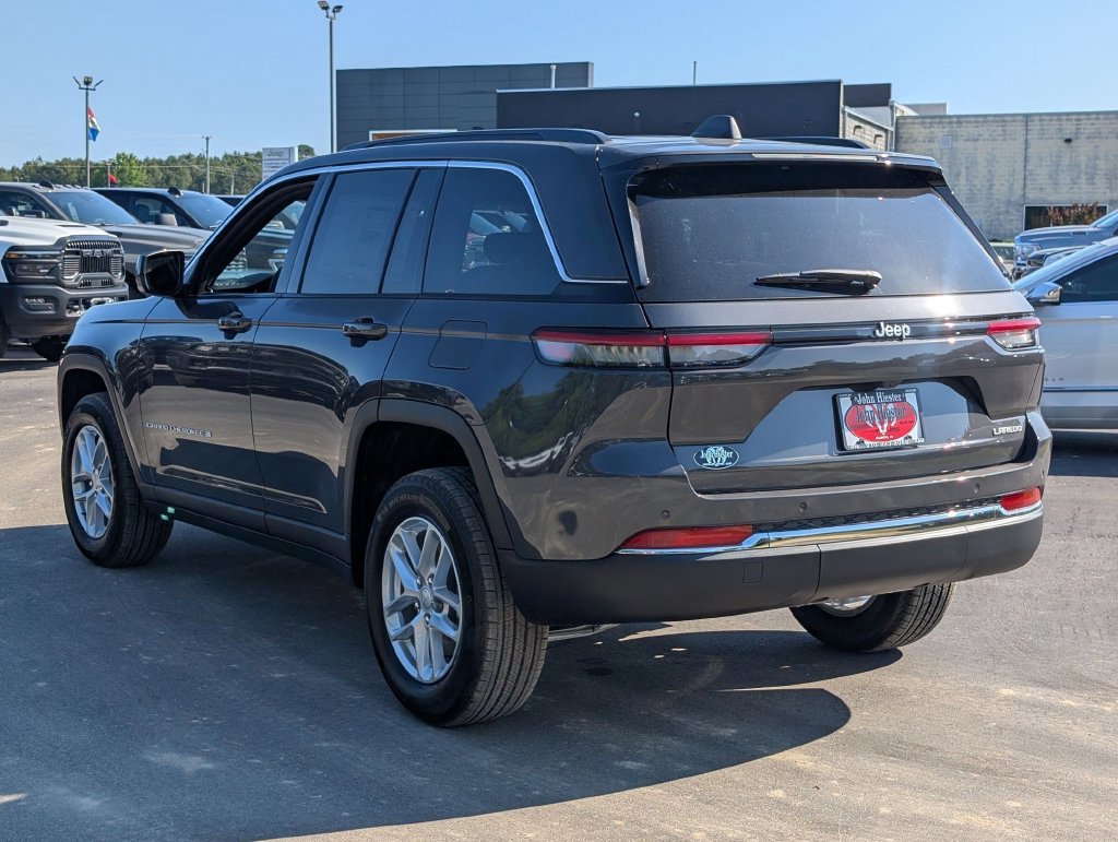 New 2026 Jeep Grand Cherokee Laredo RWD image 5
