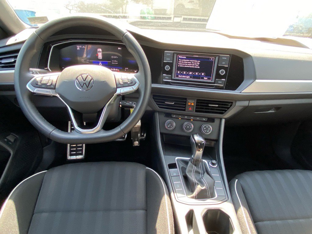 Certified 2024 Volkswagen Jetta Sport image 9