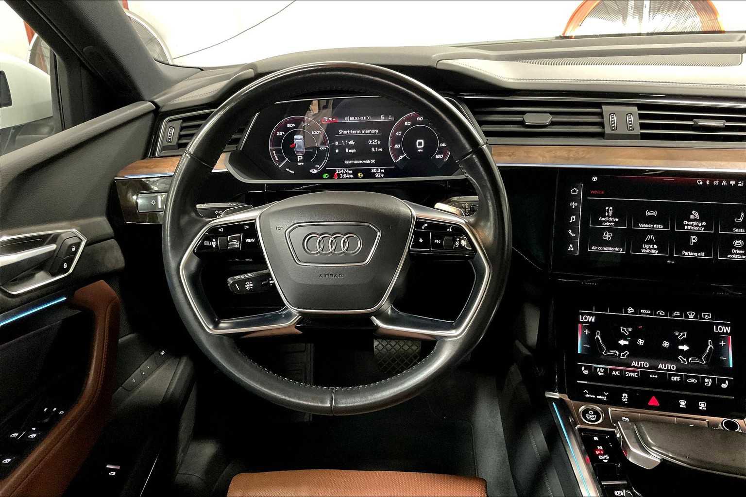 Certified 2021 Audi e-tron Prestige w/ Prestige Package image 8