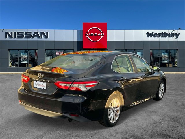 Used 2018 Toyota Camry LE image 5