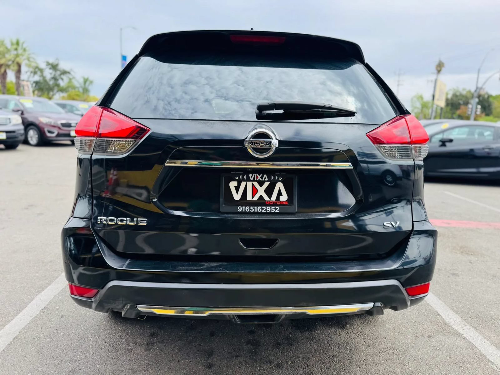 Used 2017 Nissan Rogue SV FWD image 6