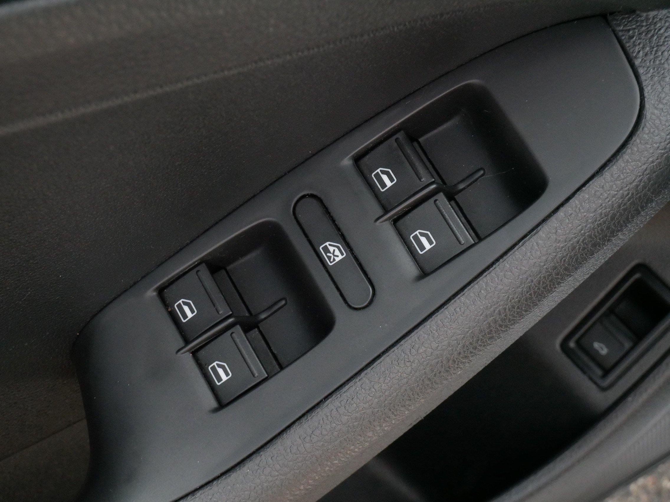 Used 2018 Volkswagen Jetta S FWD image 19