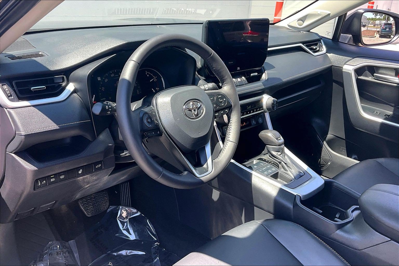 Used 2025 Toyota RAV4 XLE Premium w/ Weather Package AWD/4WD image 18