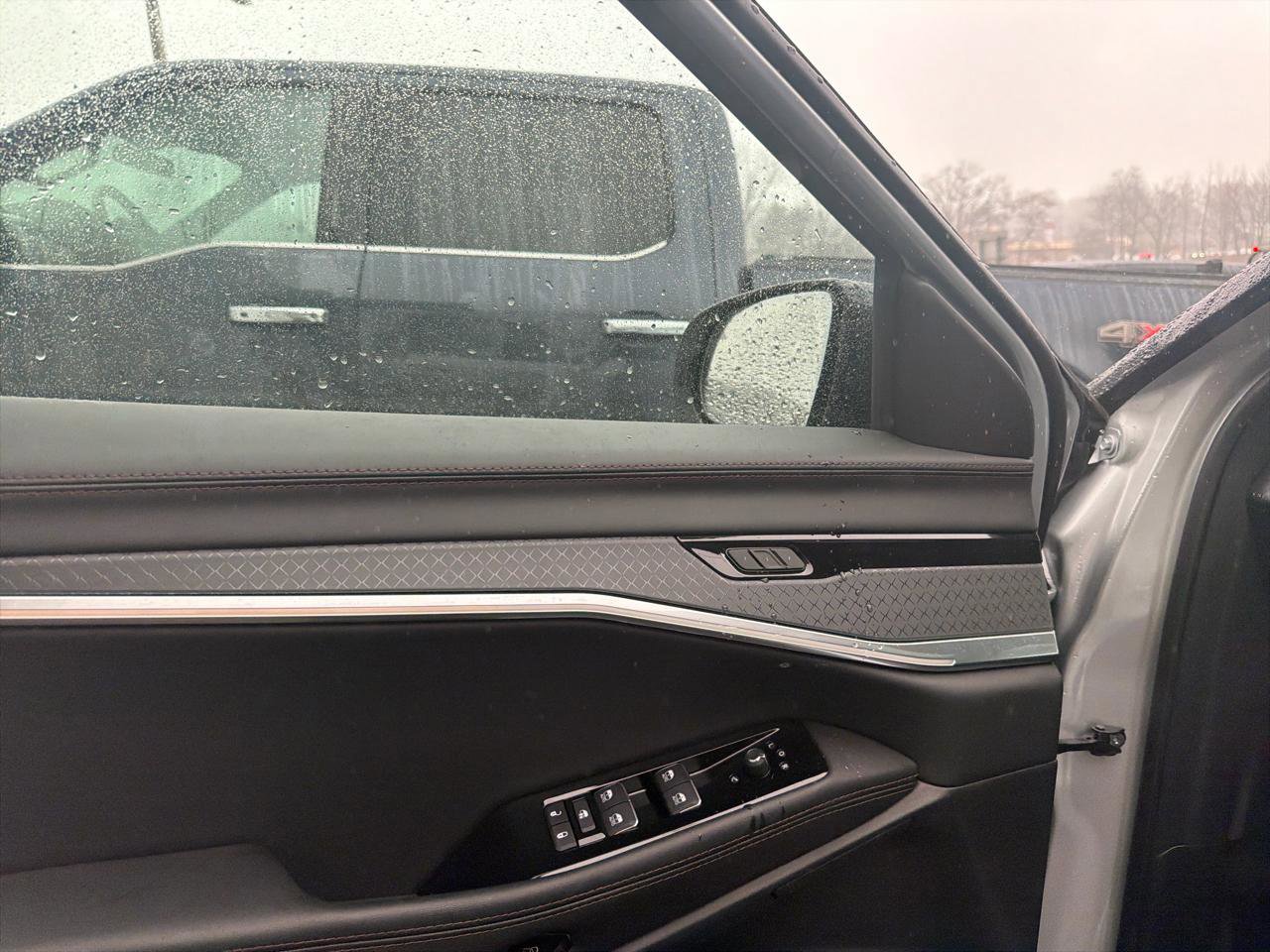 Used 2025 Jeep Wagoneer S Limited image 7