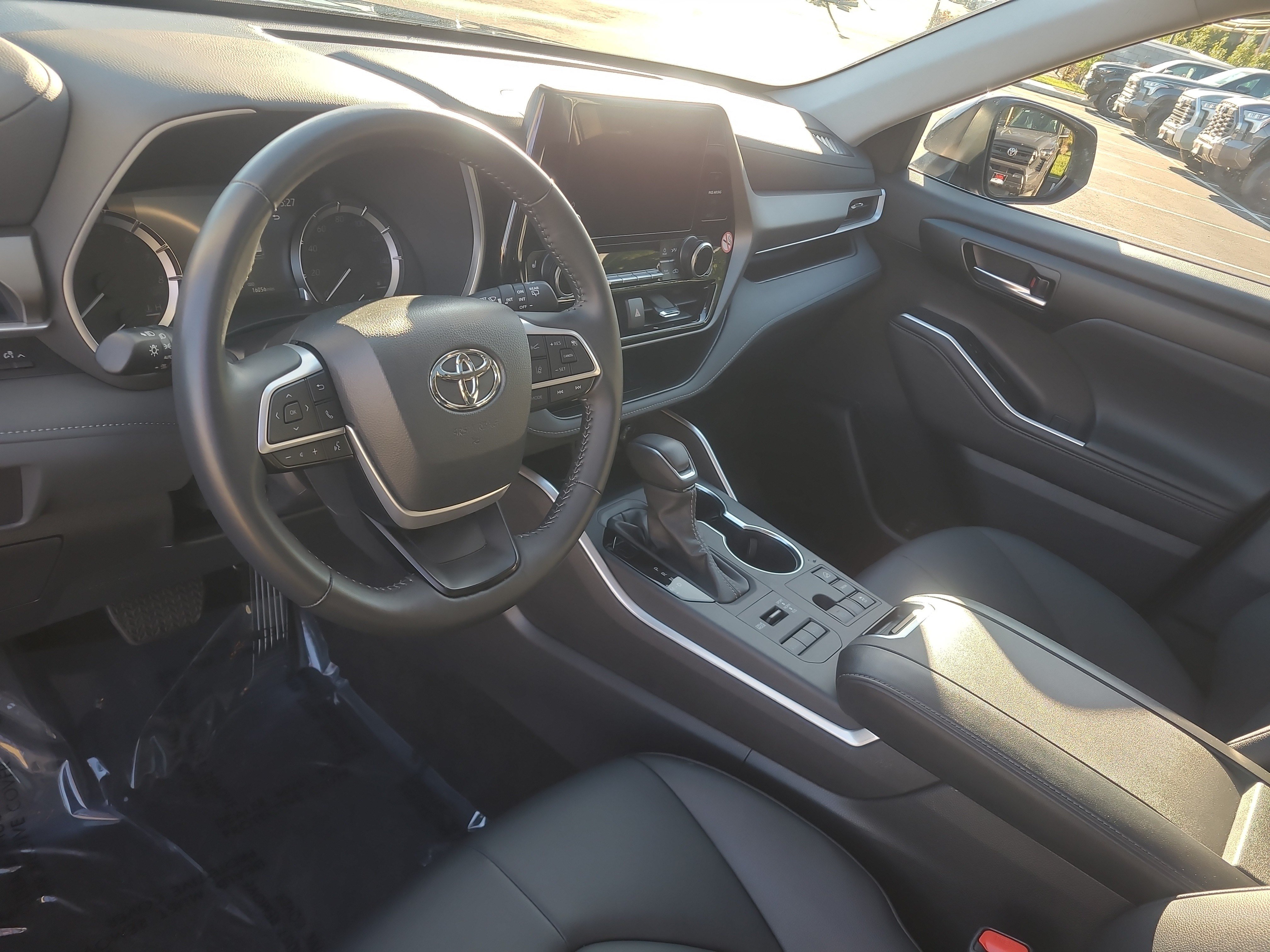 Certified 2026 Toyota Highlander XLE AWD/4WD image 15