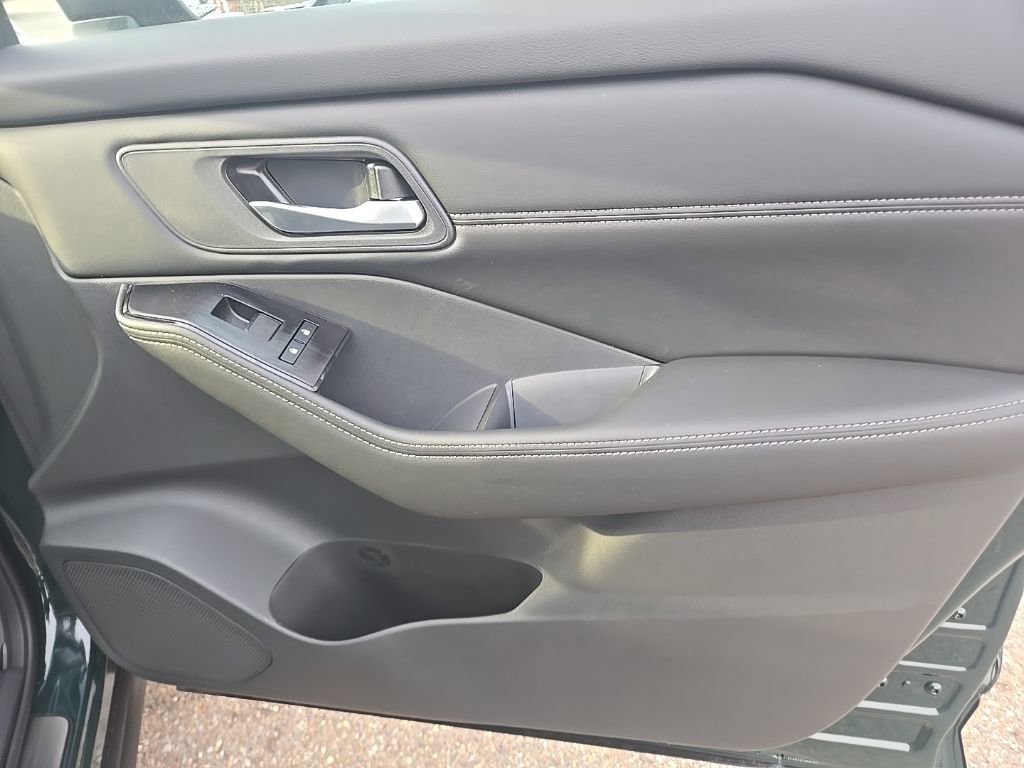 New 2026 Nissan Rogue SV image 30