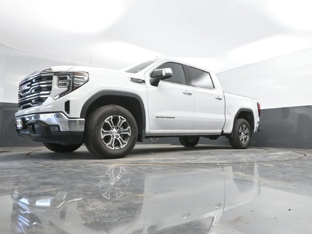 Used 2024 GMC Sierra 1500 SLT AWD/4WD image 46